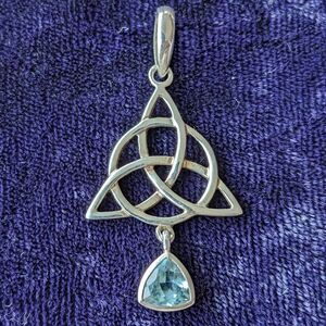 Vintage 925 Sterling Silver Celtic Knot Pendant With Trillium Blue Topaz